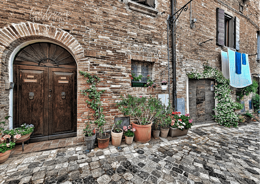 Fotografia di una casa del borgo storico